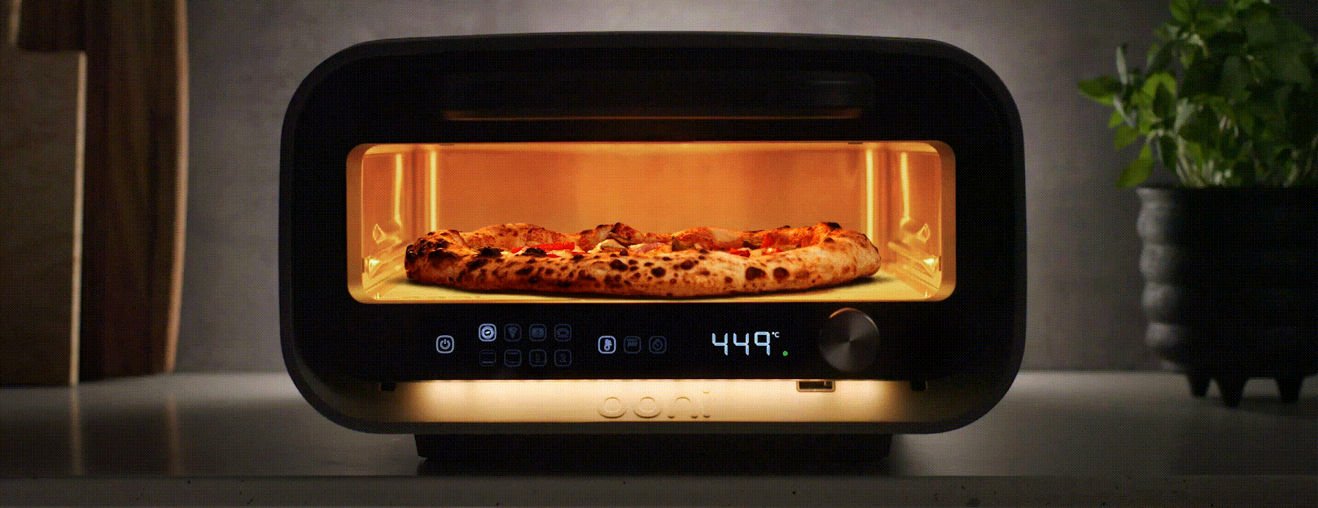 Pieczenie pizzy Ooni Volt 2
